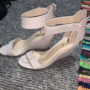 Nude Wedges